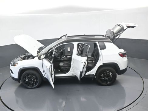 Used 2023 Jeep Compass Altitude image 64