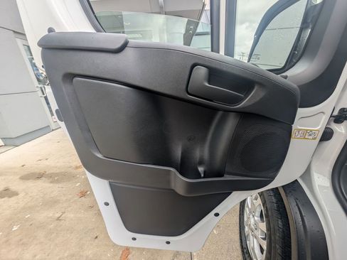 New 2026 RAM ProMaster 1500 w/ Quick Order Package 22G SLT image 34