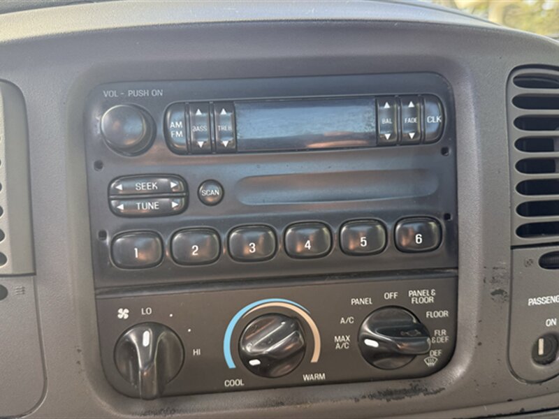 Used 1998 Ford F150 2WD Regular Cab image 9