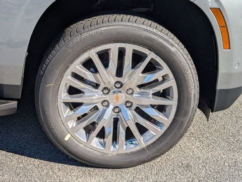 New 2026 Chevrolet Suburban LS image 12