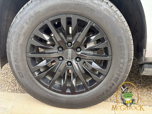 Used 2023 GMC Yukon Denali w/ Advanced Technology Package AWD/4WD image 10