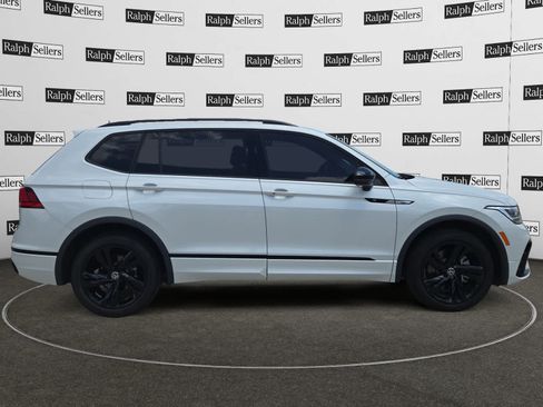 Used 2024 Volkswagen Tiguan SE R-Line w/ MDO Package, Three-Row FWD image 7