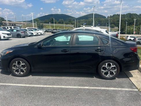 Used 2021 Kia Forte LXS FWD image 2