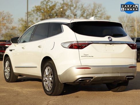 Used 2023 Buick Enclave Essence w/ Experience Buick Package image 5