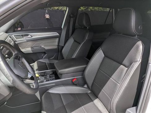 Certified 2023 Volkswagen Atlas Cross Sport SE w/ Black Wheel Package AWD/4WD image 28