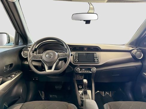 Used 2018 Nissan Kicks SV image 20