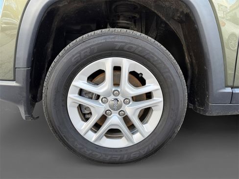 Used 2018 Jeep Compass Sport image 14