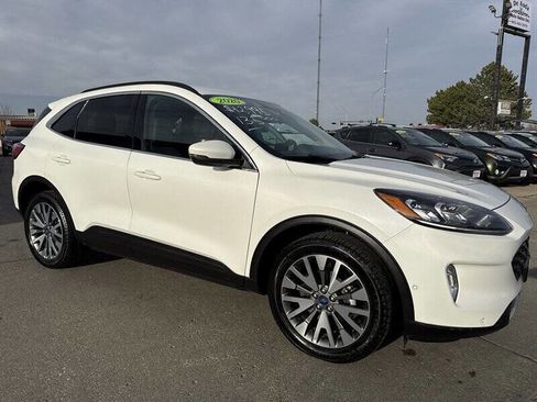 Used 2020 Ford Escape Titanium image 8