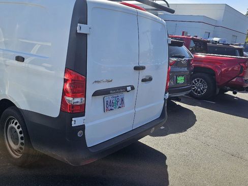 Used 2019 Mercedes-Benz Metris image 3