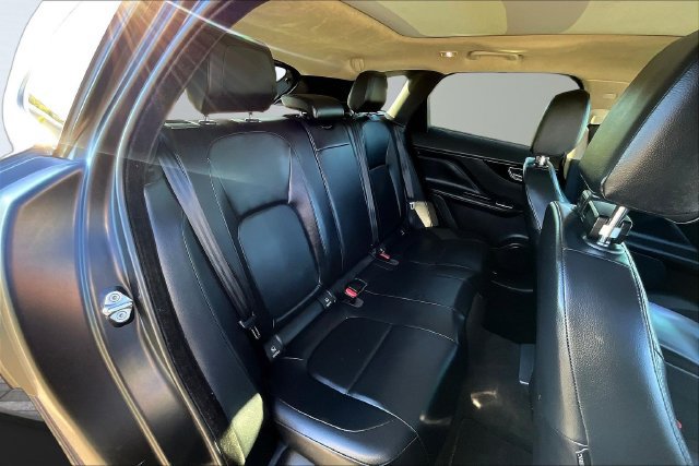 Used 2020 Jaguar F-PACE Premium AWD/4WD image 25