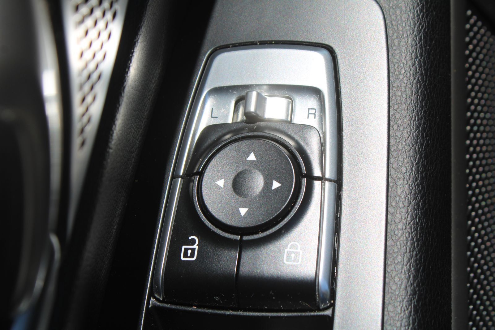 Certified 2023 Kia Telluride S w/ S Sunroof Package AWD/4WD image 21