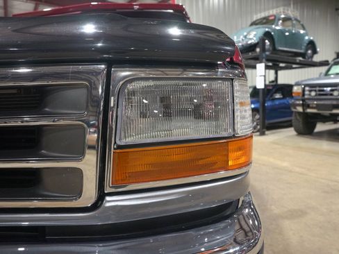 Used 1997 Ford F250 2WD Regular Cab Heavy Duty image 29