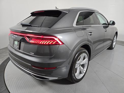 Used 2022 Audi Q8 Premium Plus w/ Premium Plus Package image 2