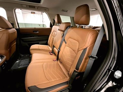 New 2025 Nissan Pathfinder Platinum image 10