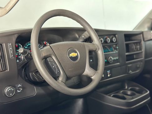 Used 2017 Chevrolet Express 2500 image 20
