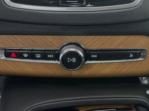 Used 2023 Volvo XC90 B6 Core image 22