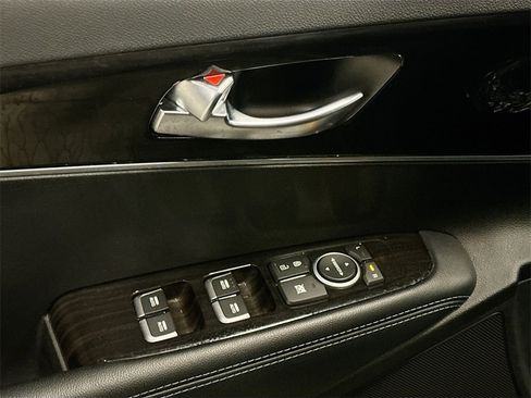 Used 2019 Kia Sorento LX image 19