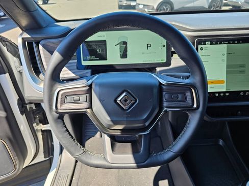 Used 2025 Rivian R1S Adventure AWD/4WD image 25