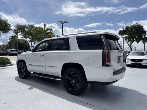 Used 2018 Cadillac Escalade Luxury AWD/4WD image 26