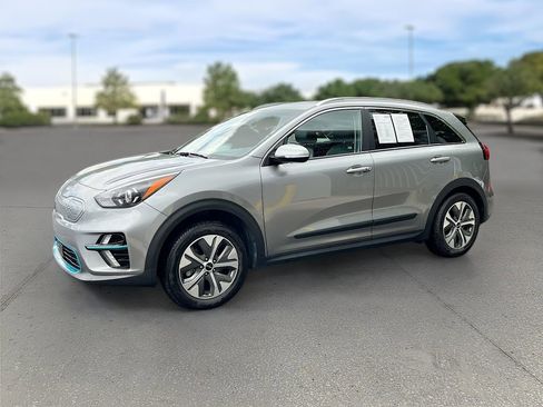 Used 2022 Kia Niro EX image 32