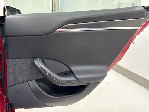 Used 2021 Tesla Model S Plaid image 11