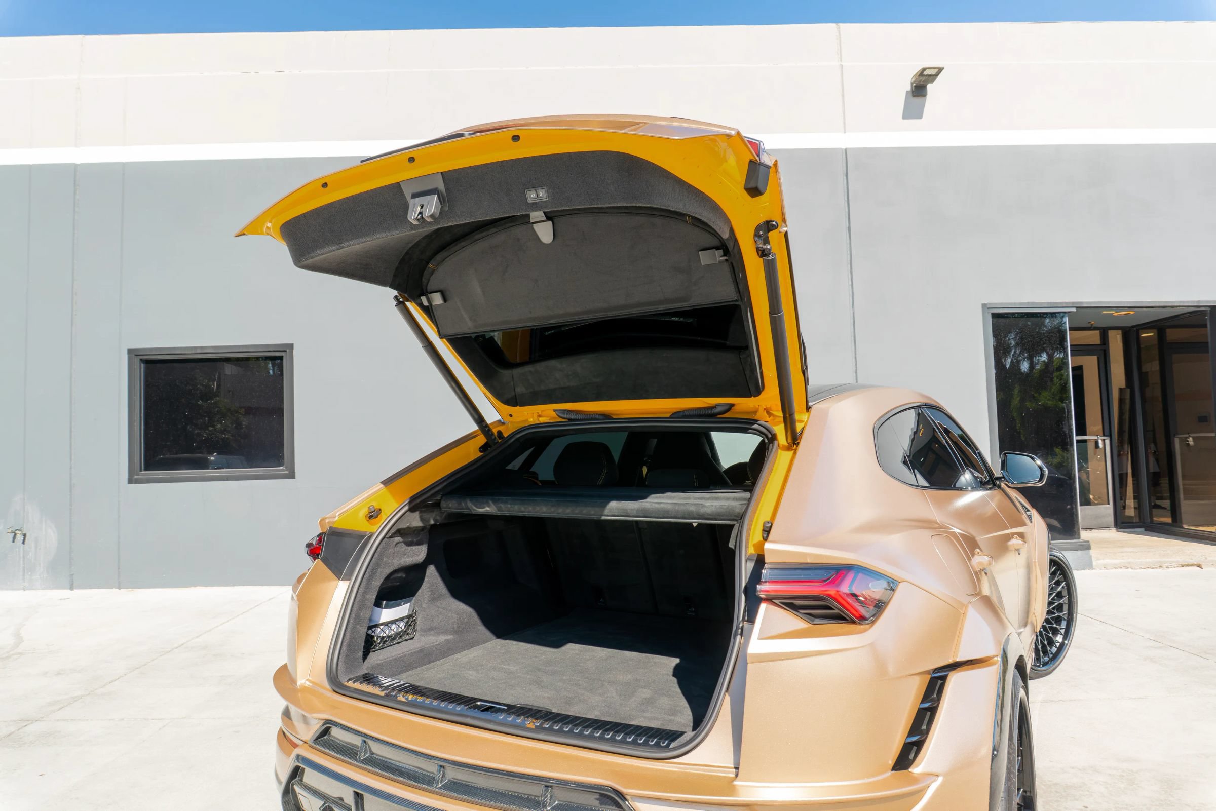 Used 2023 Lamborghini Urus Performante AWD/4WD image 62