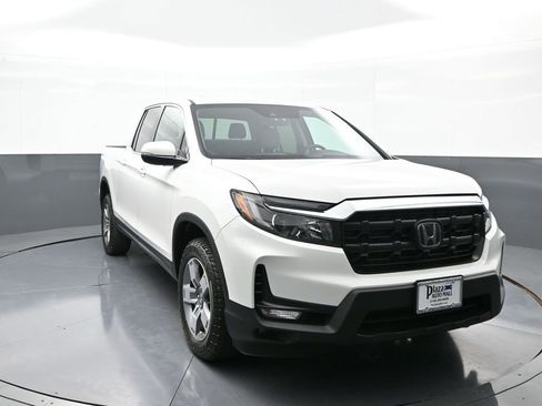 Certified 2025 Honda Ridgeline RTL image 3
