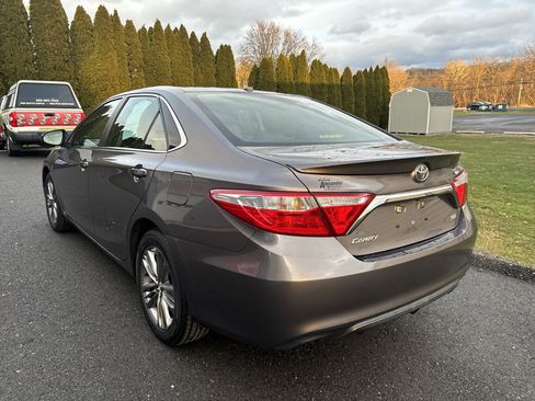 Used 2017 Toyota Camry SE image 6