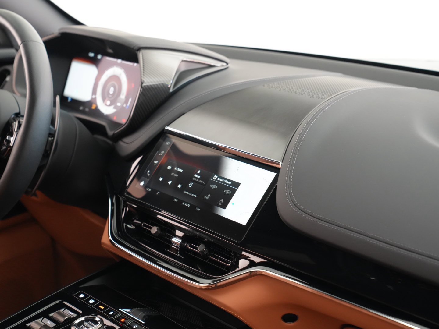 Used 2025 Aston Martin DBX 707 AWD/4WD image 39