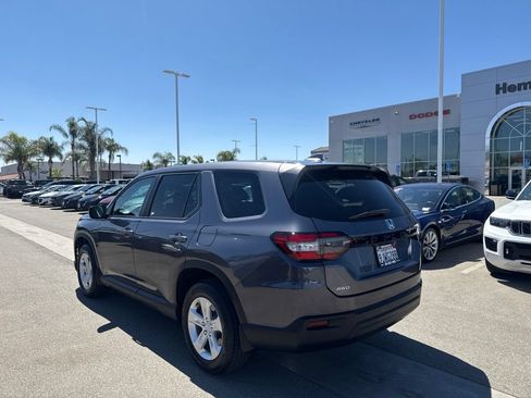 Used 2024 Honda Pilot LX image 6