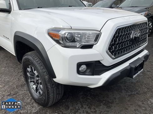 Used 2018 Toyota Tacoma TRD Off-Road image 65