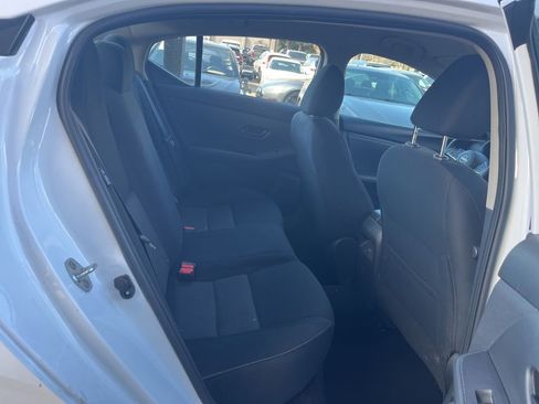 Used 2024 Nissan Sentra SV image 10