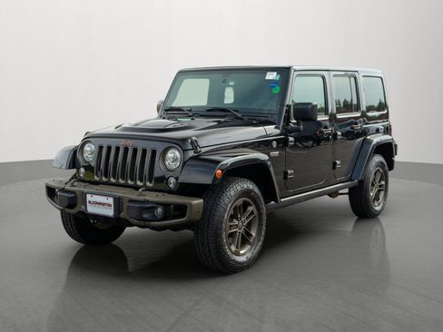 Used 2017 Jeep Wrangler Unlimited Sahara AWD/4WD image 3
