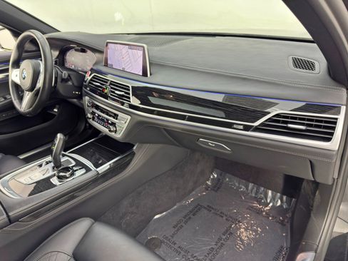 Used 2020 BMW 750i xDrive 750i xDrive w/ Executive Package image 14