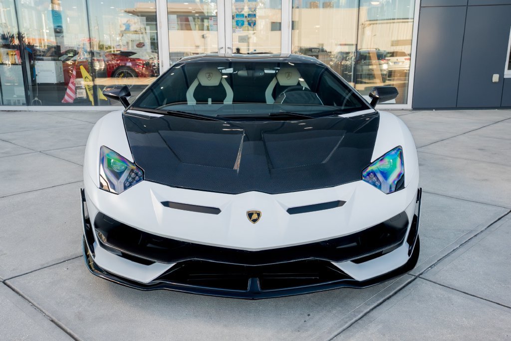Used 2019 Lamborghini Aventador SVJ AWD/4WD image 4