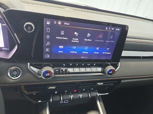 Used 2024 Chevrolet Colorado Z71 w/ Z71 Convenience Package 2 image 21