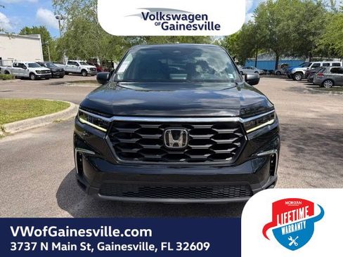 Used 2023 Honda Pilot LX image 2