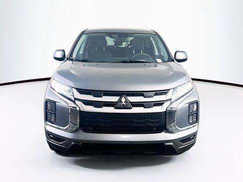 Used 2025 Mitsubishi Outlander Sport SE image 2