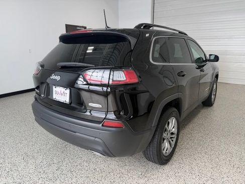Used 2022 Jeep Cherokee Latitude Lux w/ Mopar Interior Package AWD/4WD image 3