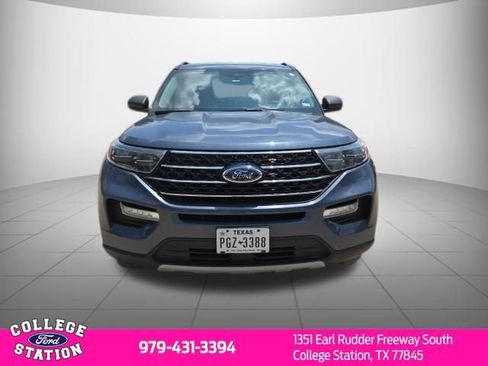 Used 2021 Ford Explorer XLT w/ Equipment Group 202A RWD image 2