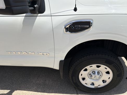 Used 2017 Nissan Titan SV RWD image 21
