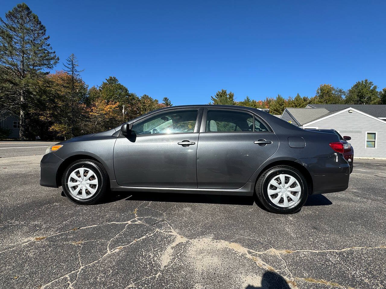 Used 2011 Toyota Corolla LE FWD image 16