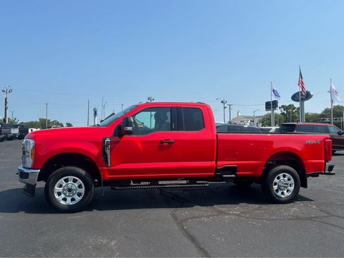 Used 2023 Ford F350 XLT w/ Snow Plow/Camper Package AWD/4WD image 1