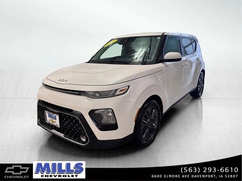 Used 2022 Kia Soul EX image 1