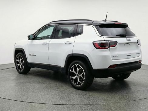 Used 2025 Jeep Compass Limited image 6
