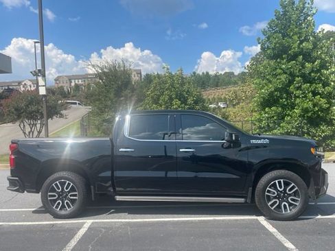 Used 2020 Chevrolet Silverado 1500 High Country w/ Technology Package AWD/4WD image 2