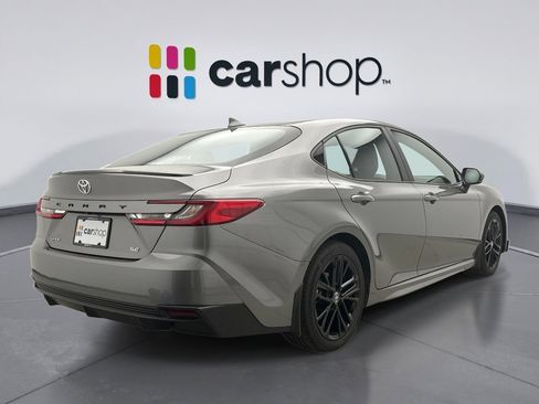 Used 2025 Toyota Camry SE w/ Convenience Package FWD image 5