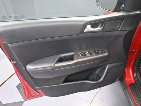 Used 2020 Kia Sportage LX FWD image 13