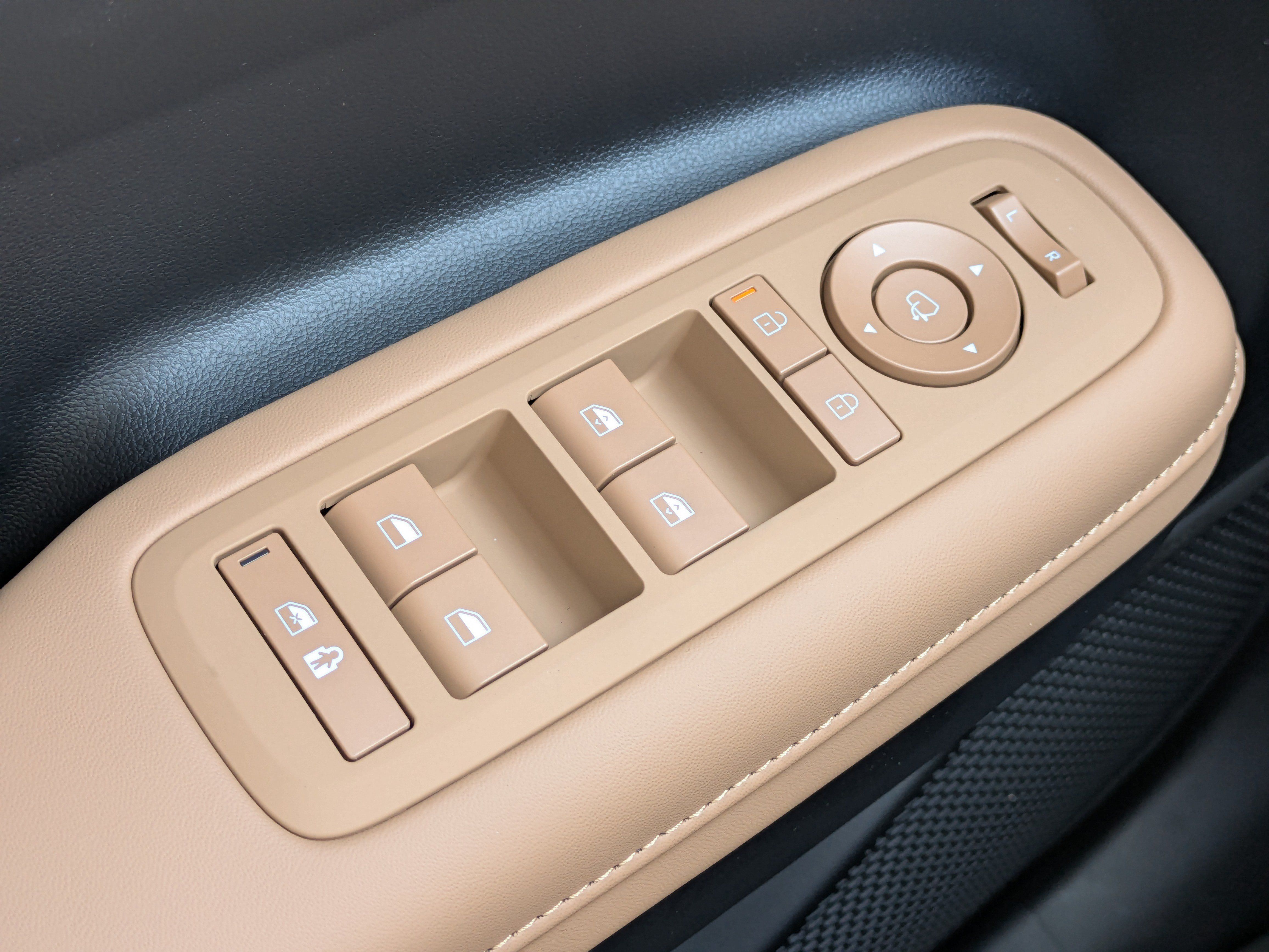 New 2027 Hyundai Santa Fe Limited FWD image 19