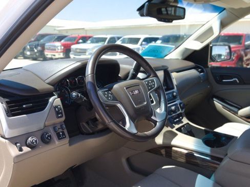 Used 2019 GMC Yukon XL SLE w/ HD Trailering Package AWD/4WD image 16